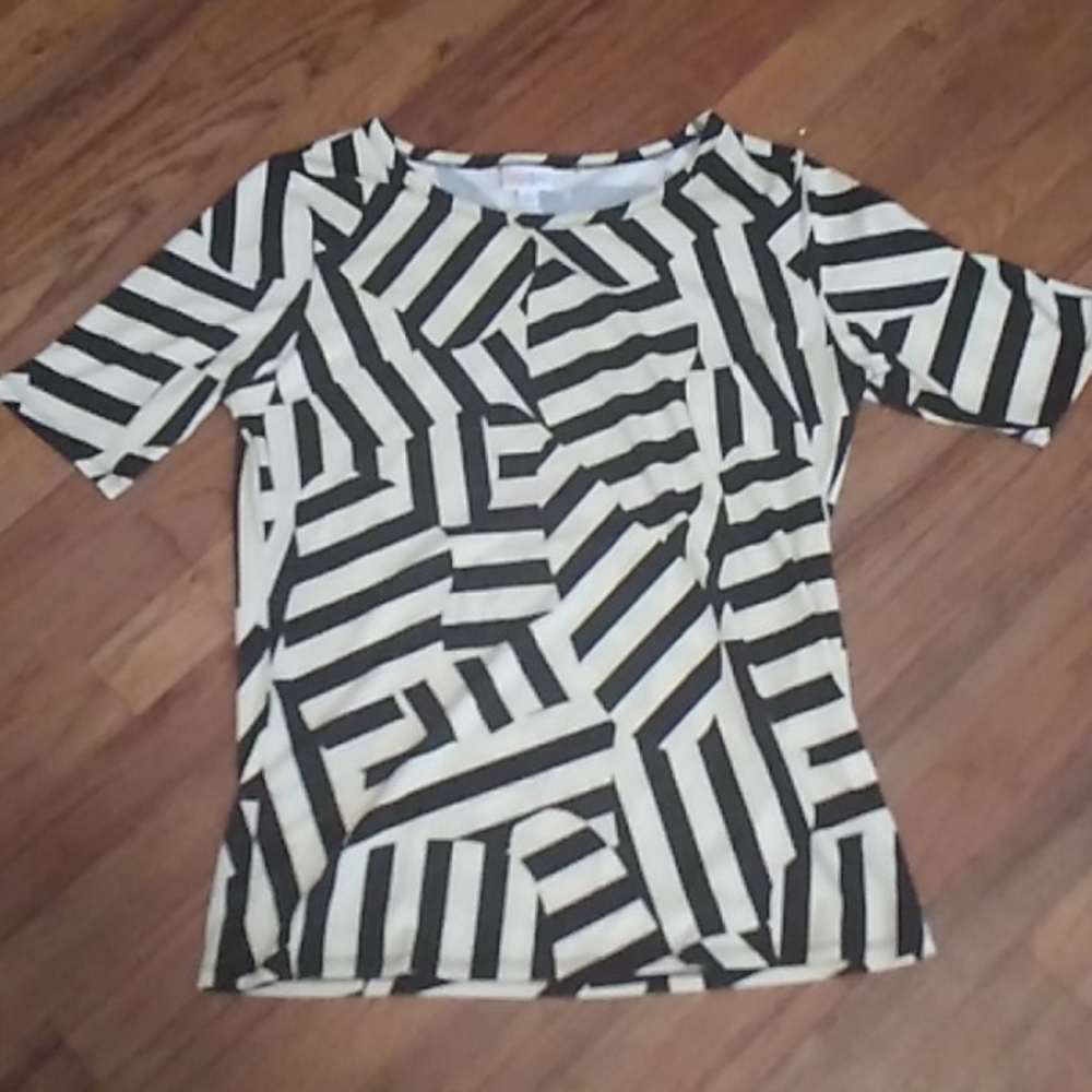 Lularoe top